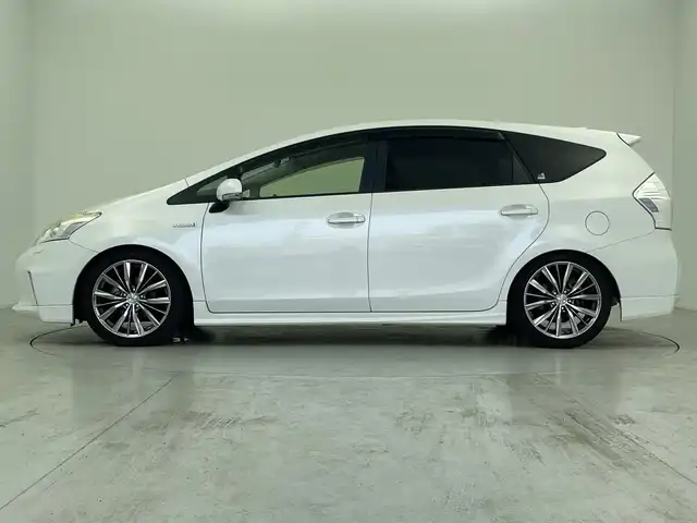 トヨタ プリウス α S ツーリングセレクション 愛知県 2013(平25)年 3.8万km ホワイトパールクリスタルシャイン ALPINE8型ナビ/・Bluetooth/・CD/DVD/・フルセグテレビ/バックカメラ/スマートキー/エンジンプッシュスタートボタン/純正フロアマット/ＥＴＣ/オートライト/キセノンヘッドライト/Ｗ/サイドエアバッグ