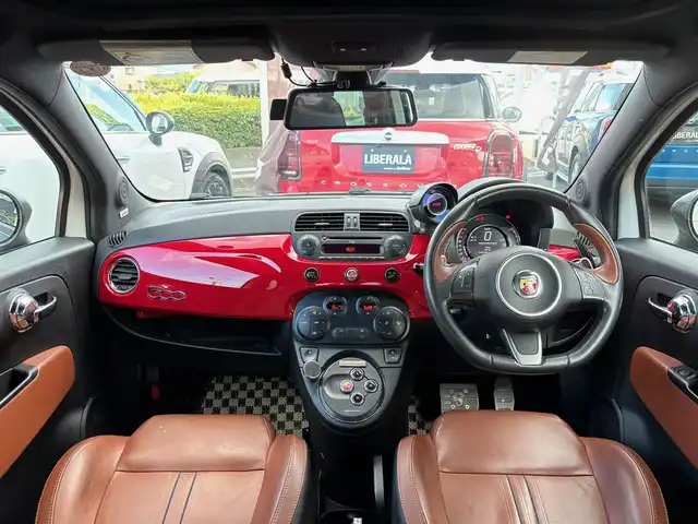 アバルト ５９５Ｃ ツーリズモ 山梨県 2015(平27)年 5.4万km 白Ⅱ 純正CDオーディオ/デジタルインナーミラー/MT DRACOスポーツスプリング/パドルシフト/KAROフロアマット/BOSE/リアコーナーセンサー/キセノン/ETC/純正16インチAW/リモコンキー