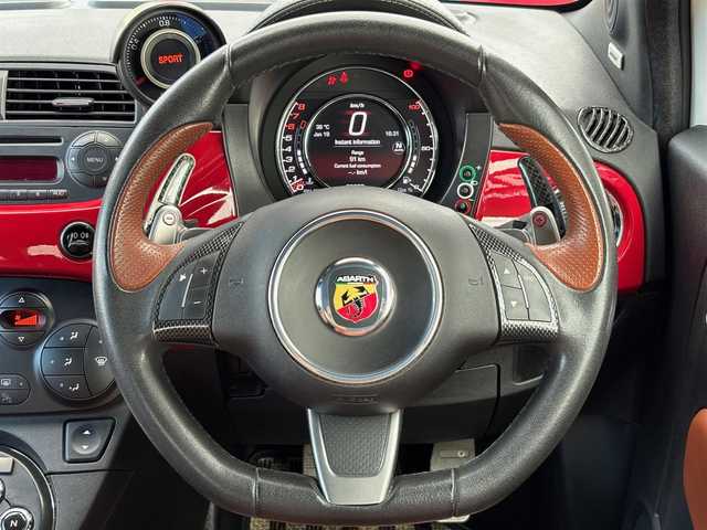 アバルト ５９５Ｃ ツーリズモ 山梨県 2015(平27)年 5.4万km 白Ⅱ 純正CDオーディオ/デジタルインナーミラー/MT DRACOスポーツスプリング/パドルシフト/KAROフロアマット/BOSE/リアコーナーセンサー/キセノン/ETC/純正16インチAW/リモコンキー