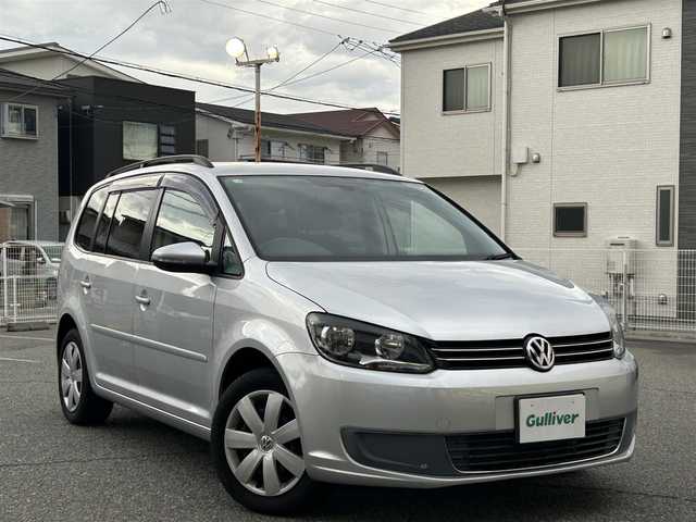 フォルクスワーゲン ゴルフ トゥーラン TSI コンフォートライン 兵庫県 2014(平26)年 3.6万km シルバー ワンオーナー/社外ＳＤナビ/・TV/AM/FM/CD/DVD/ＥＴＣ/バックカメラ/横滑り防止/クルーズコントロール/３列シート/シートアレンジ/ＡＢＳ/オートライト/プリクラッシュ/イモビライザー/保証書/取扱説明書