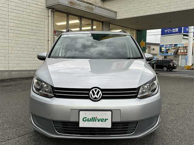 フォルクスワーゲン ゴルフ トゥーラン TSI コンフォートライン 兵庫県 2014(平26)年 3.6万km シルバー ワンオーナー/社外ＳＤナビ/・TV/AM/FM/CD/DVD/ＥＴＣ/バックカメラ/横滑り防止/クルーズコントロール/３列シート/シートアレンジ/ＡＢＳ/オートライト/プリクラッシュ/イモビライザー/保証書/取扱説明書