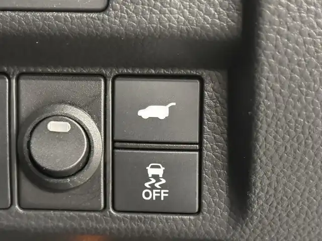 ホンダ ステップワゴン スパーダ eHEV 三重県 2022(令4)年 6.1万km プラチナホワイトパール ハイブリッド/FF/MTモード付インパネCVT/純正 11.4インチナビ LXM-237VFLi/（CD/DVD/FM/AM/TV/Music Rack/SD/USB/iPod/Bluetooth/CarPlay/AndroidAuto）/純正 15.6インチ 後席ディスプレイ VM-231FE/【OP】マルチビューカメラシステム/両側パワースライドドア/ドライブレコーダー 前方/ETC/Honda SENSING/・衝突軽減ブレーキ/・車線維持支援システム/・路外逸脱抑制機能/・渋滞追従機能付アダプティブクルーズコントロール＆トラフィックジャムアシスト/・ブラインドスポットインフォメーション/・先行車発進お知らせ機能/・オートハイビーム・アダプティブドライビングビーム/・誤発進抑制機能（前・後）/・パーキングセンサー（前後）/など/装備/・【OP】2列目オットマン/・パワーテールゲート/・ハーフレザー/・シートヒーター（D/N）/・左右、後席独立オートエアコン/・電子パーキングブレーキ＆ブレーキホールド機能/・ステアリングスイッチ/・パドルシフト/・オートライト/・LEDヘッドライト＆フォグライト/・プッシュスタート/・スマートキーx2/・保/取/ナビ取/など