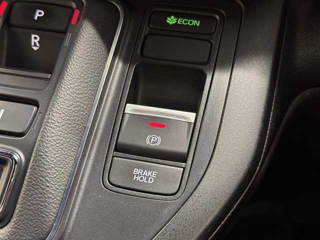 ホンダ ステップワゴン スパーダ eHEV 三重県 2022(令4)年 6.1万km プラチナホワイトパール ハイブリッド/FF/MTモード付インパネCVT/純正 11.4インチナビ LXM-237VFLi/（CD/DVD/FM/AM/TV/Music Rack/SD/USB/iPod/Bluetooth/CarPlay/AndroidAuto）/純正 15.6インチ 後席ディスプレイ VM-231FE/【OP】マルチビューカメラシステム/両側パワースライドドア/ドライブレコーダー 前方/ETC/Honda SENSING/・衝突軽減ブレーキ/・車線維持支援システム/・路外逸脱抑制機能/・渋滞追従機能付アダプティブクルーズコントロール＆トラフィックジャムアシスト/・ブラインドスポットインフォメーション/・先行車発進お知らせ機能/・オートハイビーム・アダプティブドライビングビーム/・誤発進抑制機能（前・後）/・パーキングセンサー（前後）/など/装備/・【OP】2列目オットマン/・パワーテールゲート/・ハーフレザー/・シートヒーター（D/N）/・左右、後席独立オートエアコン/・電子パーキングブレーキ＆ブレーキホールド機能/・ステアリングスイッチ/・パドルシフト/・オートライト/・LEDヘッドライト＆フォグライト/・プッシュスタート/・スマートキーx2/・保/取/ナビ取/など