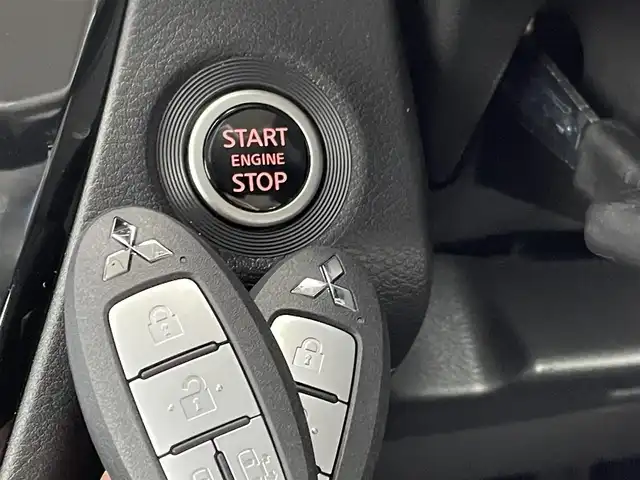 三菱 デリカミニ T プレミアム 群馬県 2025(令7)年 0.1千km アイボリー 届出済未使用車　純正１０インチディスプレイオーディオ　全方位　アダプティブクルーズコントロール　レーンアシスト　衝突軽減　両側パワースライドドア　オートマチックハイビーム　横滑り　障害物センサー　禁煙