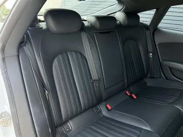 アウディ Ａ７ SB 2.0 TFSI クワトロ S LINE P 茨城県 2017(平29)年 2.4万km グレイシアホワイトメタリック アシスタンスパッケージ /ACC /レーンアシスト/サイドアシスト/マトリクスLED /黒革 /シートヒーター /M付パワーシート /BOSEサウンド /アクティブリアスポイラー /Bカメラ/パーキングエイド /ナビ /TV /BT/USB/DVD/CD/ETC2.0 /禁煙車