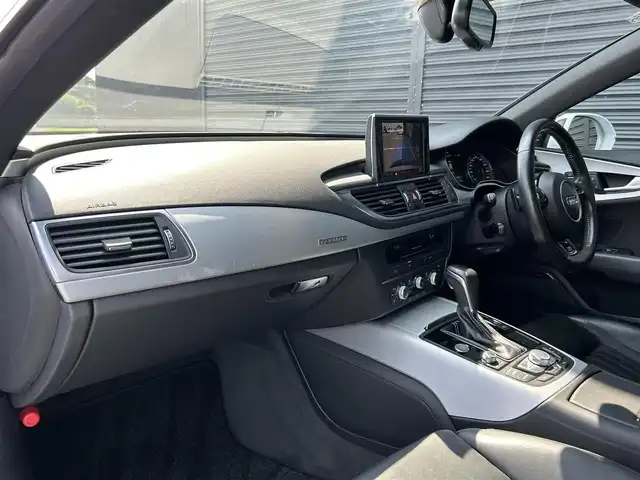 アウディ Ａ７ SB 2.0 TFSI クワトロ S LINE P 茨城県 2017(平29)年 2.4万km グレイシアホワイトメタリック アシスタンスパッケージ /ACC /レーンアシスト/サイドアシスト/マトリクスLED /黒革 /シートヒーター /M付パワーシート /BOSEサウンド /アクティブリアスポイラー /Bカメラ/パーキングエイド /ナビ /TV /BT/USB/DVD/CD/ETC2.0 /禁煙車