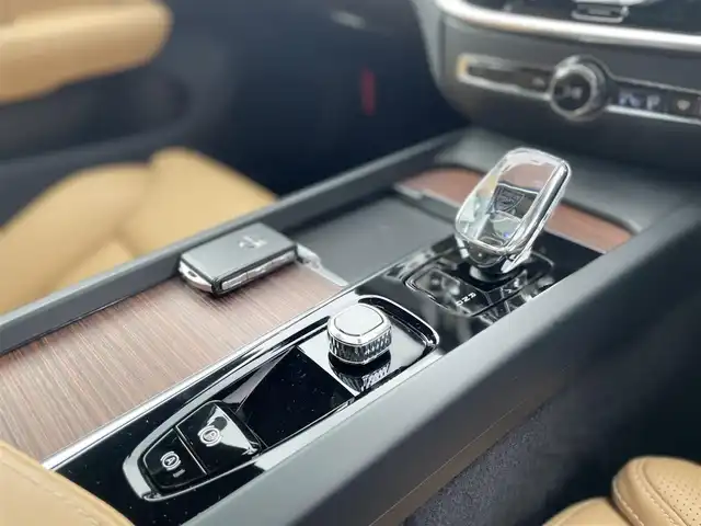 ボルボ ボルボ Ｓ６０ アルティメット B4 栃木県 2023(令5)年 1.2万km ゴールド サンルーフ/茶レザーシート /Bowers&Wilkins/ナビ/全方位カメラ/ETC/ACC/レーンキープアシスト/ブラインドスポット /ワイヤレスチャージ /ヘッドアップディスプレイ/パークセンサー/パワーシート /シートヒーター /ベンチレーター/シートマッサージ/ステアリングヒーター