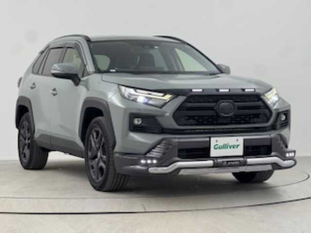 トヨタ ＲＡＶ４ ハイブリッド アドベンチャー 熊本県 2022(令4)年 2.6万km アーバンカーキ JAOSバンパー/ノーズプロテクター/9インチディスプレイオーディオ/LEDヘッドライト/オートライト/オートマチックハイビーム/ドライブレコーダー/ステアリングヒーター/ブラインドスポットモニター/追従型クルーズコントロール/衝突軽減ブレーキ/純正19インチアルミホイール/シートヒーター/ベンチレーション/AC100V/ETC