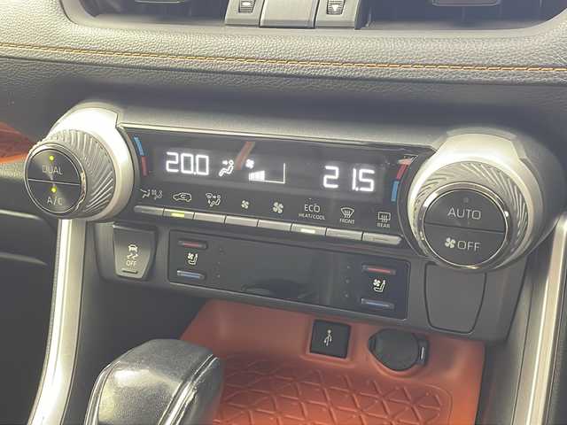 トヨタ ＲＡＶ４ ハイブリッド アドベンチャー 熊本県 2022(令4)年 2.6万km アーバンカーキ JAOSバンパー/ノーズプロテクター/9インチディスプレイオーディオ/LEDヘッドライト/オートライト/オートマチックハイビーム/ドライブレコーダー/ステアリングヒーター/ブラインドスポットモニター/追従型クルーズコントロール/衝突軽減ブレーキ/純正19インチアルミホイール/シートヒーター/ベンチレーション/AC100V/ETC