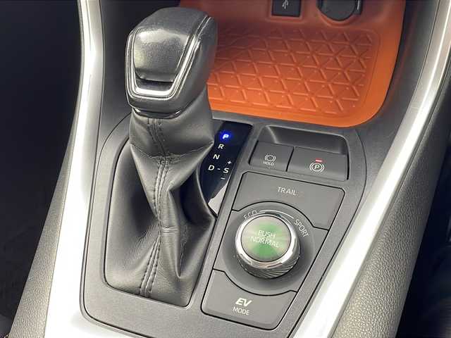 トヨタ ＲＡＶ４ ハイブリッド アドベンチャー 熊本県 2022(令4)年 2.6万km アーバンカーキ JAOSバンパー/ノーズプロテクター/9インチディスプレイオーディオ/LEDヘッドライト/オートライト/オートマチックハイビーム/ドライブレコーダー/ステアリングヒーター/ブラインドスポットモニター/追従型クルーズコントロール/衝突軽減ブレーキ/純正19インチアルミホイール/シートヒーター/ベンチレーション/AC100V/ETC
