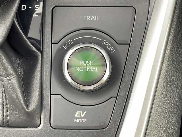 トヨタ ＲＡＶ４ ハイブリッド アドベンチャー 熊本県 2022(令4)年 2.6万km アーバンカーキ JAOSバンパー/ノーズプロテクター/9インチディスプレイオーディオ/LEDヘッドライト/オートライト/オートマチックハイビーム/ドライブレコーダー/ステアリングヒーター/ブラインドスポットモニター/追従型クルーズコントロール/衝突軽減ブレーキ/純正19インチアルミホイール/シートヒーター/ベンチレーション/AC100V/ETC
