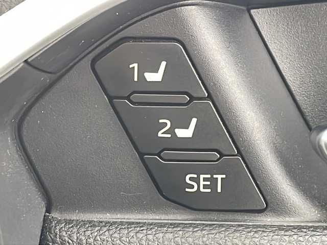 トヨタ ＲＡＶ４ ハイブリッド アドベンチャー 熊本県 2022(令4)年 2.6万km アーバンカーキ JAOSバンパー/ノーズプロテクター/9インチディスプレイオーディオ/LEDヘッドライト/オートライト/オートマチックハイビーム/ドライブレコーダー/ステアリングヒーター/ブラインドスポットモニター/追従型クルーズコントロール/衝突軽減ブレーキ/純正19インチアルミホイール/シートヒーター/ベンチレーション/AC100V/ETC