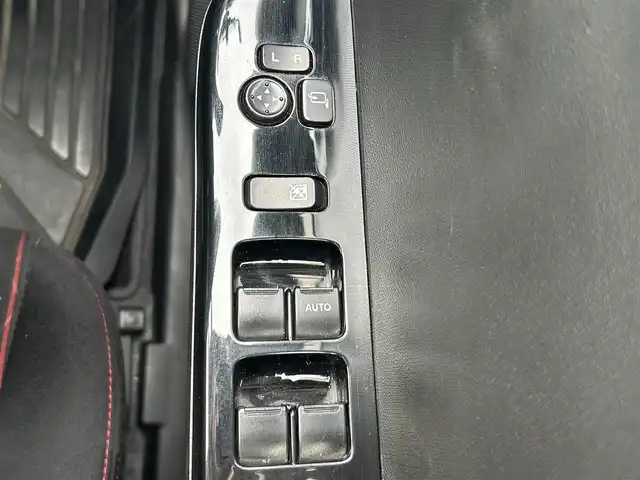 スズキ アルト ターボRS 岡山県 2015(平27)年 11.9万km パールホワイト 登録時走行距離118487km/パナソニックナビ/ワンセグTV(AM.FM.CD.TV.BT)/ETC/シートヒーター/衝突軽減ブレーキ/横滑り防止装置/オートライト/アイドリングストップ/15インチ純正AW/プッシュスタート/純正フロアマット/ウィンカーミラー