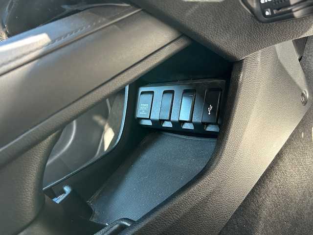 ホンダ ヴェゼル ハイブリッド Z ホンダセンシング 宮城県 2017(平29)年 12.1万km ホワイトオーキッドパール 登録時走行距離120605km/ワンオーナー/CD・DVD・TV・BT・AM/FM/バックカメラ/ETC/追従式クルーズコントロール/デュアルエアコン/ブレーキホールド/レーンキープ/プッシュスタート/衝突軽減機能/純正フロアマット/電動格納ミラー/ドアバイザー/フォグランプ/ナンバーフレーム