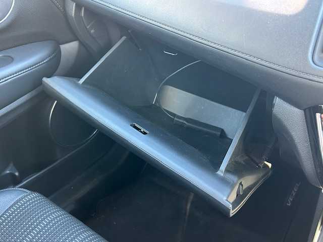 ホンダ ヴェゼル ハイブリッド Z ホンダセンシング 宮城県 2017(平29)年 12.1万km ホワイトオーキッドパール 登録時走行距離120605km/ワンオーナー/CD・DVD・TV・BT・AM/FM/バックカメラ/ETC/追従式クルーズコントロール/デュアルエアコン/ブレーキホールド/レーンキープ/プッシュスタート/衝突軽減機能/純正フロアマット/電動格納ミラー/ドアバイザー/フォグランプ/ナンバーフレーム