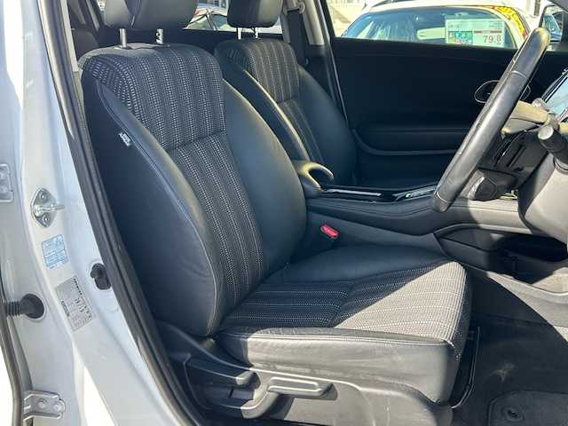 ホンダ ヴェゼル ハイブリッド Z ホンダセンシング 宮城県 2017(平29)年 12.1万km ホワイトオーキッドパール 登録時走行距離120605km/ワンオーナー/CD・DVD・TV・BT・AM/FM/バックカメラ/ETC/追従式クルーズコントロール/デュアルエアコン/ブレーキホールド/レーンキープ/プッシュスタート/衝突軽減機能/純正フロアマット/電動格納ミラー/ドアバイザー/フォグランプ/ナンバーフレーム