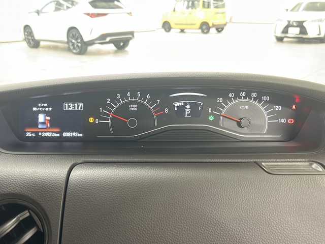 ホンダ Ｎ ＢＯＸ G L ホンダセンシング 長崎県 2020(令2)年 3.9万km プレミアムアイボリーパールⅡ Honda SENSING/・誤発進抑制機能/・歩行者事故低減ステアリング/・先行車発進お知らせ機能/・標識認識機能/・路外逸脱抑制機能/・ACC〈アダプティブ・クルーズ・コントロール〉/・LKAS〈車線維持支援システム〉/・後方誤発進抑制機能/・オートハイビーム/ナビ装着用スペシャルパッケージ（VXM-214VFi）/・BTオーディオCD/DVD/FM/AM/フルセグTV/前席シートヒーター/ETC/左側パワースライドドア/コムテック前後ドライブレコーダー（ZDR-025）/スマートキー/プッシュスタート/イージークロージャー/オートリトラミラー/LEDヘッドライト/電格ウィンカーミラー/リアサンシェード/保証書/取扱説明書