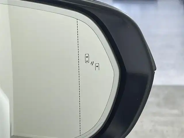 レクサス ＮＸ 350h Fスポーツ 埼玉県 2022(令4)年 2.8万km ホワイトノーヴァガラスフレーク サンルーフ　三眼ＬＥＤ　ＴＲＤエアロ　マフラー　アラウンドビューモニター　ＢＳＭ　ヘッドアップディスプレイ　シートヒーター　ベンチレーション　ステアリングヒーター　ドライブレコーダー　ＥＴＣ２．０
