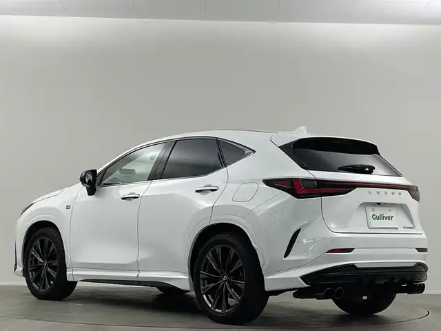 レクサス ＮＸ 350h Fスポーツ 埼玉県 2022(令4)年 2.8万km ホワイトノーヴァガラスフレーク サンルーフ　三眼ＬＥＤ　ＴＲＤエアロ　マフラー　アラウンドビューモニター　ＢＳＭ　ヘッドアップディスプレイ　シートヒーター　ベンチレーション　ステアリングヒーター　ドライブレコーダー　ＥＴＣ２．０
