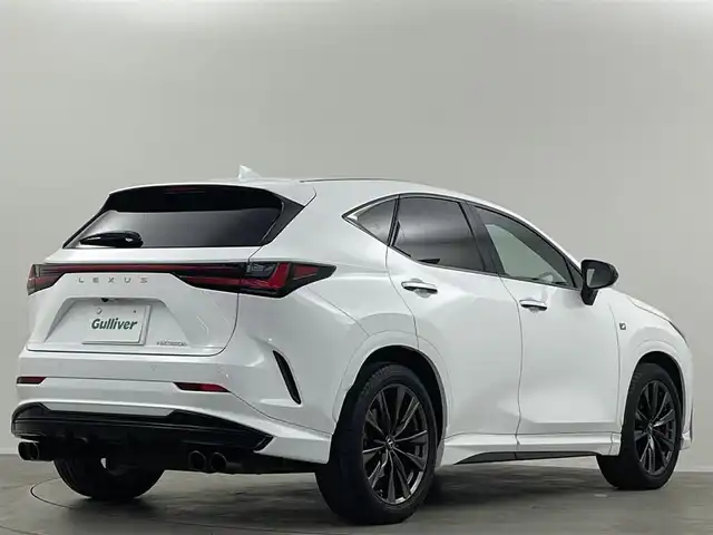 レクサス ＮＸ 350h Fスポーツ 埼玉県 2022(令4)年 2.8万km ホワイトノーヴァガラスフレーク サンルーフ　三眼ＬＥＤ　ＴＲＤエアロ　マフラー　アラウンドビューモニター　ＢＳＭ　ヘッドアップディスプレイ　シートヒーター　ベンチレーション　ステアリングヒーター　ドライブレコーダー　ＥＴＣ２．０