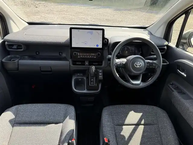 トヨタ シエンタ ハイブリッド Z 兵庫県 2025(令7)年 1.1万km プラチナホワイトパールマイカ ワンオーナー/10.5インチ純正ナビ/フルセグTV/パノラミックビューモニター/ビルトインETC/ドラレコ/両側パワースライドドア/ブラインドスポットモニター/オートハイビーム/レーダークルーズコントロール/レーンキープアシスト/LEDヘッドライト