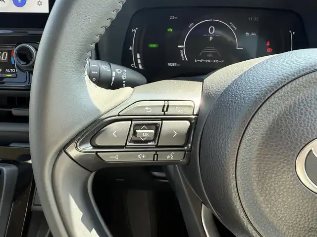 トヨタ シエンタ ハイブリッド Z 兵庫県 2025(令7)年 1.1万km プラチナホワイトパールマイカ ワンオーナー/10.5インチ純正ナビ/フルセグTV/パノラミックビューモニター/ビルトインETC/ドラレコ/両側パワースライドドア/ブラインドスポットモニター/オートハイビーム/レーダークルーズコントロール/レーンキープアシスト/LEDヘッドライト