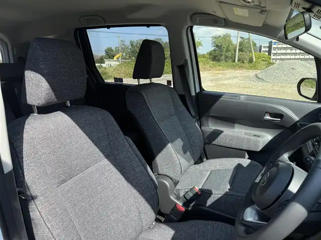 トヨタ シエンタ ハイブリッド Z 兵庫県 2025(令7)年 1.1万km プラチナホワイトパールマイカ ワンオーナー/10.5インチ純正ナビ/フルセグTV/パノラミックビューモニター/ビルトインETC/ドラレコ/両側パワースライドドア/ブラインドスポットモニター/オートハイビーム/レーダークルーズコントロール/レーンキープアシスト/LEDヘッドライト