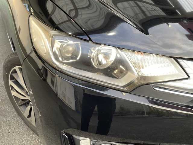 ホンダ フィット ハイブリット Sパッケージ 宮崎県 2014(平26)年 6.8万km クリスタルブラックパール ＳＤナビ　前後ドライブレコーダー　ＥＴＣ Bluetooth バックカメラ フルセグTV USB入力端子 クルーズコントロール（追尾なし) LEDライト HDMI搭載 電動格納ミラー オートライト 純正フロアマット 純正アルミホイール 取扱説明書 保証書