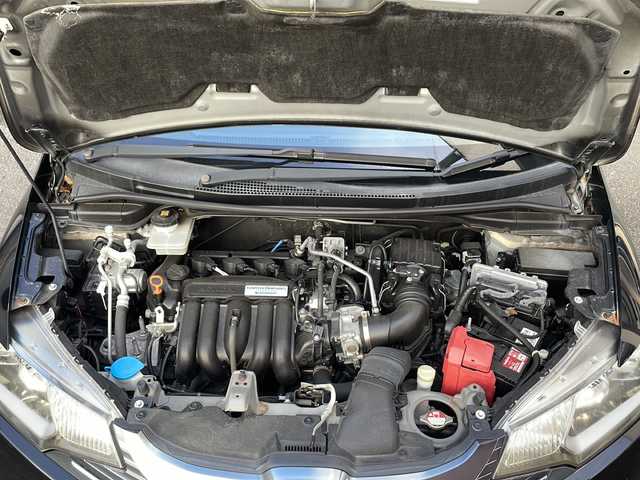 ホンダ フィット ハイブリット Sパッケージ 宮崎県 2014(平26)年 6.8万km クリスタルブラックパール ＳＤナビ　前後ドライブレコーダー　ＥＴＣ Bluetooth バックカメラ フルセグTV USB入力端子 クルーズコントロール（追尾なし) LEDライト HDMI搭載 電動格納ミラー オートライト 純正フロアマット 純正アルミホイール 取扱説明書 保証書