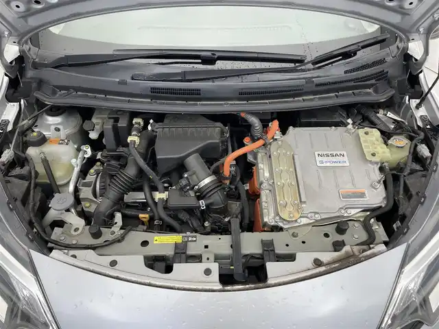 日産 ノート e－パワー X Vセレクション 滋賀県 2020(令2)年 3.6万km ブリリアントシルバー 社外7インチナビ/【Bluetooth/CD/DVD/フルセグTV】/全方位カメラ/クリアランスソナー/レーンキープアシスト/衝突軽減ブレーキ/デジタルインナーミラー/ETC2.0/純正フロアマット/プッシュスタート/スマートキー/ステアリングリモコン