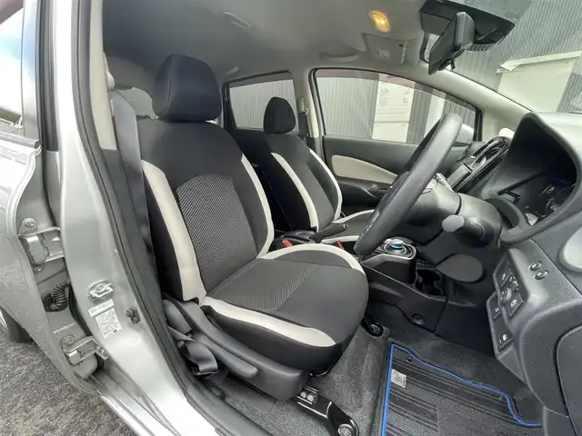 日産 ノート e－パワー X Vセレクション 滋賀県 2020(令2)年 3.6万km ブリリアントシルバー 社外7インチナビ/【Bluetooth/CD/DVD/フルセグTV】/全方位カメラ/クリアランスソナー/レーンキープアシスト/衝突軽減ブレーキ/デジタルインナーミラー/ETC2.0/純正フロアマット/プッシュスタート/スマートキー/ステアリングリモコン