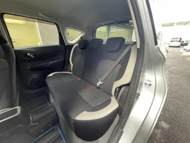 日産 ノート e－パワー X Vセレクション 滋賀県 2020(令2)年 3.6万km ブリリアントシルバー 社外7インチナビ/【Bluetooth/CD/DVD/フルセグTV】/全方位カメラ/クリアランスソナー/レーンキープアシスト/衝突軽減ブレーキ/デジタルインナーミラー/ETC2.0/純正フロアマット/プッシュスタート/スマートキー/ステアリングリモコン