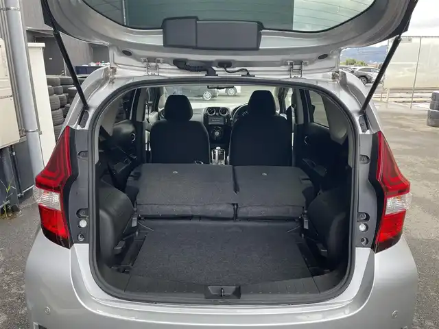 日産 ノート e－パワー X Vセレクション 滋賀県 2020(令2)年 3.6万km ブリリアントシルバー 社外7インチナビ/【Bluetooth/CD/DVD/フルセグTV】/全方位カメラ/クリアランスソナー/レーンキープアシスト/衝突軽減ブレーキ/デジタルインナーミラー/ETC2.0/純正フロアマット/プッシュスタート/スマートキー/ステアリングリモコン