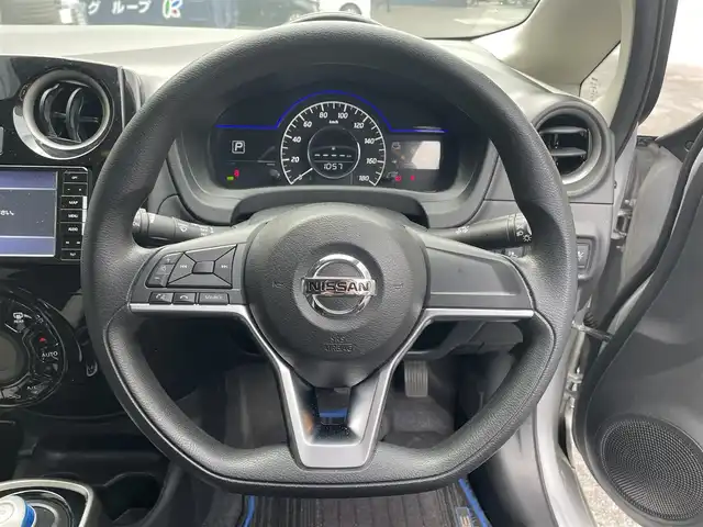 日産 ノート e－パワー X Vセレクション 滋賀県 2020(令2)年 3.6万km ブリリアントシルバー 社外7インチナビ/【Bluetooth/CD/DVD/フルセグTV】/全方位カメラ/クリアランスソナー/レーンキープアシスト/衝突軽減ブレーキ/デジタルインナーミラー/ETC2.0/純正フロアマット/プッシュスタート/スマートキー/ステアリングリモコン