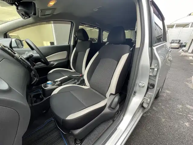 日産 ノート e－パワー X Vセレクション 滋賀県 2020(令2)年 3.6万km ブリリアントシルバー 社外7インチナビ/【Bluetooth/CD/DVD/フルセグTV】/全方位カメラ/クリアランスソナー/レーンキープアシスト/衝突軽減ブレーキ/デジタルインナーミラー/ETC2.0/純正フロアマット/プッシュスタート/スマートキー/ステアリングリモコン