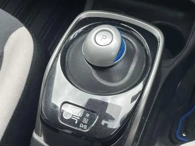 日産 ノート e－パワー X Vセレクション 滋賀県 2020(令2)年 3.6万km ブリリアントシルバー 社外7インチナビ/【Bluetooth/CD/DVD/フルセグTV】/全方位カメラ/クリアランスソナー/レーンキープアシスト/衝突軽減ブレーキ/デジタルインナーミラー/ETC2.0/純正フロアマット/プッシュスタート/スマートキー/ステアリングリモコン