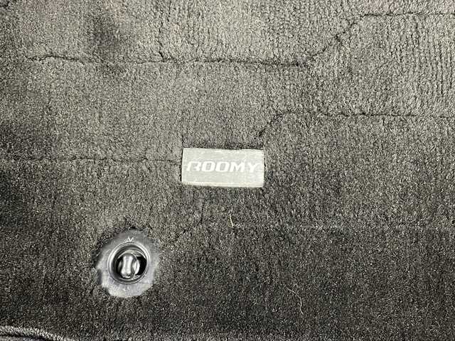 トヨタ ルーミー カスタムG－T 愛知県 2023(令5)年 4万km パールホワイトⅢ 純正ナビ(NSZT-Y68T)/バックカメラ/両側パワースライドドア/フルセグTV・Bluetooth・CD・AM・FM/ETC2.0/前ドライブレコーダー/純正15インチアルミホイール/スマートアシスト/衝突回避支援ブレーキ/衝突警報/車線逸脱警報/露側逸脱警報/ふらつき警報/ブレーキ制御付誤発進抑制(前方・後方)/先行車発進お知らせ/アダプティブドライビングビーム/LEDヘッドライト/オートライト/フロントフォグランプ/サイドビューランプ/標識認識/前後コーナーセンサー/全車速追従機能付ACC(停止保持機能あり)/横滑り防止/アイドリングストップ/ヒルスタートアシスト/ファブリックシート/運転席助手席シートヒーター/純正フロアマット/革巻きステアリング/シートバックテーブル×2/リヤサンシェード/充電用USB/電子パーキングブレーキ/ブレーキホールド/スマートキー/プッシュスタート/スペアキー1本/取扱説明書・ナビ説明書