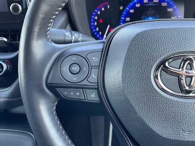 トヨタ カローラ ハイブリット ダブルバイビー 静岡県 2020(令2)年 2.6万km スパークリングブラックパールクリスタルシャイン ●純正ディスプレイオーディオ（ナビ機能付き）/(フルセグ/Bluetooth)/●ハーフレザーシート/●前席シートヒーター/●バックカメラ/●レーダークルーズコントロール/●プリクラッシュセーフティ/●レーンキープアシスト/●前後クリアランスソナー/●電動パーキングブレーキ/●オートブレーキホールド/●LEDヘッドライト＆フォグランプ/●オートライト/●オートマチックハイビーム/●革巻きステアリング/●ステアリングスイッチ/●ステアリングヒーター/●ETC2.0/●電動格納ウィンカーミラー/●レベライザー/●スマートキー/●プッシュスタート/●純正フロアマット/●純正17インチアルミホイール/●ダブル＋サイド＋ニーSRS＋ABS