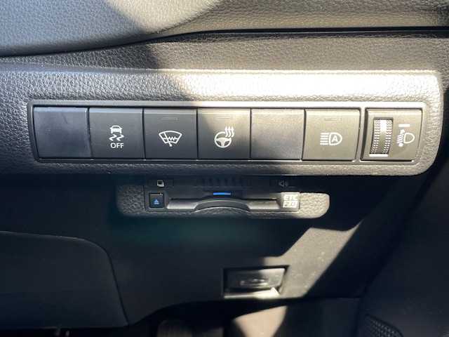 トヨタ カローラ ハイブリット ダブルバイビー 静岡県 2020(令2)年 2.6万km スパークリングブラックパールクリスタルシャイン ●純正ディスプレイオーディオ（ナビ機能付き）/(フルセグ/Bluetooth)/●ハーフレザーシート/●前席シートヒーター/●バックカメラ/●レーダークルーズコントロール/●プリクラッシュセーフティ/●レーンキープアシスト/●前後クリアランスソナー/●電動パーキングブレーキ/●オートブレーキホールド/●LEDヘッドライト＆フォグランプ/●オートライト/●オートマチックハイビーム/●革巻きステアリング/●ステアリングスイッチ/●ステアリングヒーター/●ETC2.0/●電動格納ウィンカーミラー/●レベライザー/●スマートキー/●プッシュスタート/●純正フロアマット/●純正17インチアルミホイール/●ダブル＋サイド＋ニーSRS＋ABS