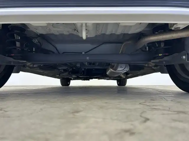 ホンダ Ｎ ＢＯＸ カスタム G L ターボ ホンダセンシング 千葉県 2018(平30)年 4万km プラチナホワイトパール ホンダセンシング/・衝突軽減ブレーキ/・レーンキープアシスト/・誤発進抑制機能/・オートハイビーム/社外8インチナビ/CD DVD BT フルセグTV/バックカメラ/両側パワースライドドア/レーダークルーズコントロール/パドルシフト/ハーフレザーシート/LEDオートライト/スマートキー/純正15インチアルミホイール/ETC