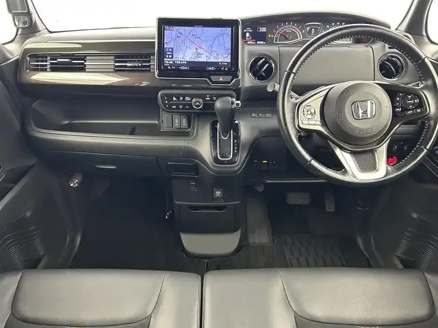 ホンダ Ｎ ＢＯＸ カスタム G L ターボ ホンダセンシング 千葉県 2018(平30)年 4万km プラチナホワイトパール ホンダセンシング/・衝突軽減ブレーキ/・レーンキープアシスト/・誤発進抑制機能/・オートハイビーム/社外8インチナビ/CD DVD BT フルセグTV/バックカメラ/両側パワースライドドア/レーダークルーズコントロール/パドルシフト/ハーフレザーシート/LEDオートライト/スマートキー/純正15インチアルミホイール/ETC