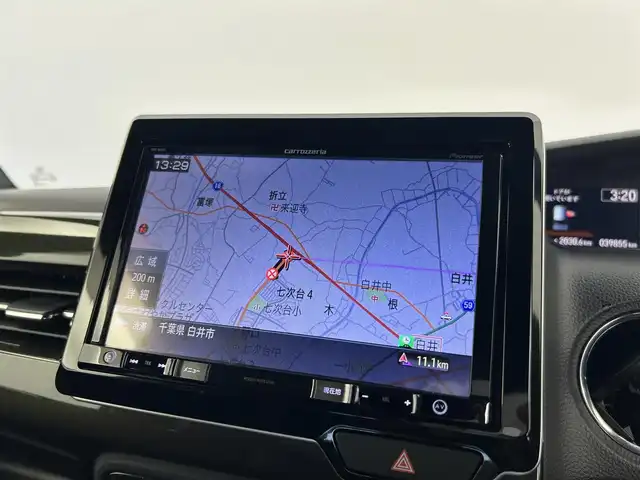 ホンダ Ｎ ＢＯＸ カスタム G L ターボ ホンダセンシング 千葉県 2018(平30)年 4万km プラチナホワイトパール ホンダセンシング/・衝突軽減ブレーキ/・レーンキープアシスト/・誤発進抑制機能/・オートハイビーム/社外8インチナビ/CD DVD BT フルセグTV/バックカメラ/両側パワースライドドア/レーダークルーズコントロール/パドルシフト/ハーフレザーシート/LEDオートライト/スマートキー/純正15インチアルミホイール/ETC