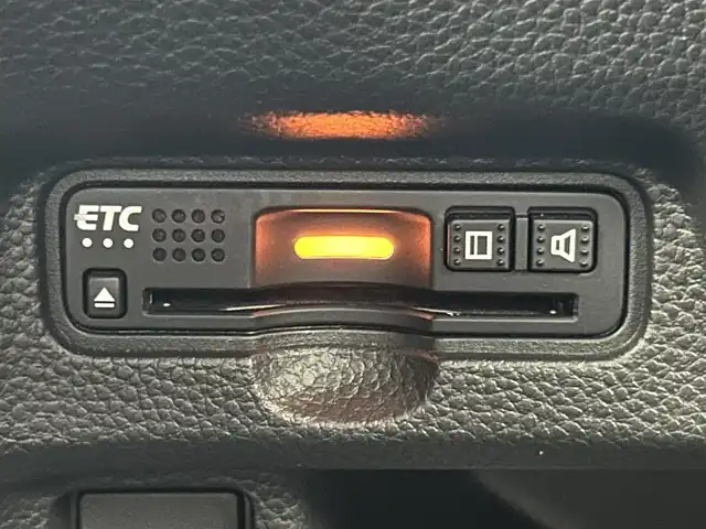 ホンダ Ｎ ＢＯＸ カスタム G L ターボ ホンダセンシング 千葉県 2018(平30)年 4万km プラチナホワイトパール ホンダセンシング/・衝突軽減ブレーキ/・レーンキープアシスト/・誤発進抑制機能/・オートハイビーム/社外8インチナビ/CD DVD BT フルセグTV/バックカメラ/両側パワースライドドア/レーダークルーズコントロール/パドルシフト/ハーフレザーシート/LEDオートライト/スマートキー/純正15インチアルミホイール/ETC