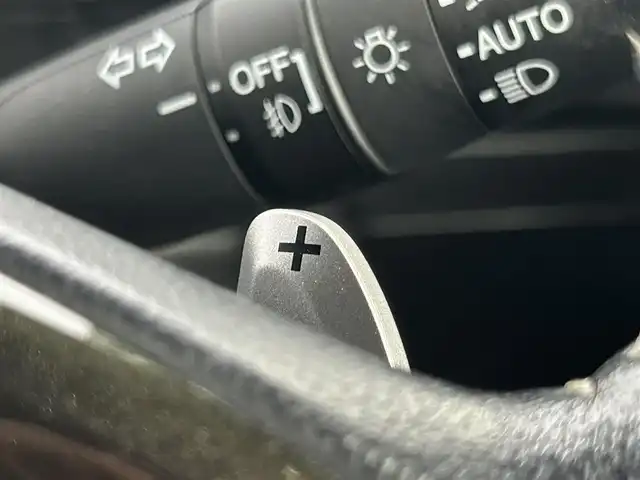 ホンダ Ｎ ＢＯＸ カスタム G L ターボ ホンダセンシング 千葉県 2018(平30)年 4万km プラチナホワイトパール ホンダセンシング/・衝突軽減ブレーキ/・レーンキープアシスト/・誤発進抑制機能/・オートハイビーム/社外8インチナビ/CD DVD BT フルセグTV/バックカメラ/両側パワースライドドア/レーダークルーズコントロール/パドルシフト/ハーフレザーシート/LEDオートライト/スマートキー/純正15インチアルミホイール/ETC