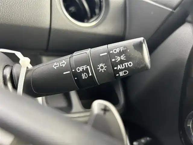 ホンダ Ｎ ＢＯＸ カスタム G L ターボ ホンダセンシング 千葉県 2018(平30)年 4万km プラチナホワイトパール ホンダセンシング/・衝突軽減ブレーキ/・レーンキープアシスト/・誤発進抑制機能/・オートハイビーム/社外8インチナビ/CD DVD BT フルセグTV/バックカメラ/両側パワースライドドア/レーダークルーズコントロール/パドルシフト/ハーフレザーシート/LEDオートライト/スマートキー/純正15インチアルミホイール/ETC