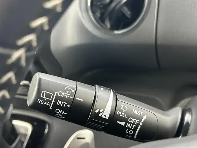 ホンダ Ｎ ＢＯＸ カスタム G L ターボ ホンダセンシング 千葉県 2018(平30)年 4万km プラチナホワイトパール ホンダセンシング/・衝突軽減ブレーキ/・レーンキープアシスト/・誤発進抑制機能/・オートハイビーム/社外8インチナビ/CD DVD BT フルセグTV/バックカメラ/両側パワースライドドア/レーダークルーズコントロール/パドルシフト/ハーフレザーシート/LEDオートライト/スマートキー/純正15インチアルミホイール/ETC