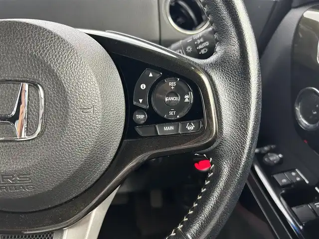 ホンダ Ｎ ＢＯＸ カスタム G L ターボ ホンダセンシング 千葉県 2018(平30)年 4万km プラチナホワイトパール ホンダセンシング/・衝突軽減ブレーキ/・レーンキープアシスト/・誤発進抑制機能/・オートハイビーム/社外8インチナビ/CD DVD BT フルセグTV/バックカメラ/両側パワースライドドア/レーダークルーズコントロール/パドルシフト/ハーフレザーシート/LEDオートライト/スマートキー/純正15インチアルミホイール/ETC