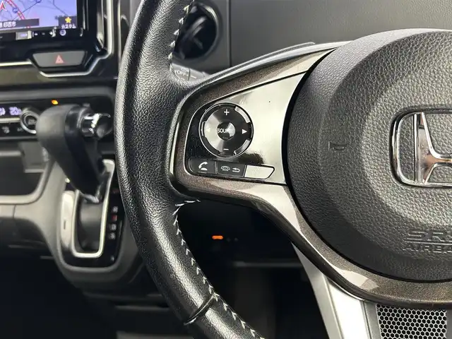 ホンダ Ｎ ＢＯＸ カスタム G L ターボ ホンダセンシング 千葉県 2018(平30)年 4万km プラチナホワイトパール ホンダセンシング/・衝突軽減ブレーキ/・レーンキープアシスト/・誤発進抑制機能/・オートハイビーム/社外8インチナビ/CD DVD BT フルセグTV/バックカメラ/両側パワースライドドア/レーダークルーズコントロール/パドルシフト/ハーフレザーシート/LEDオートライト/スマートキー/純正15インチアルミホイール/ETC