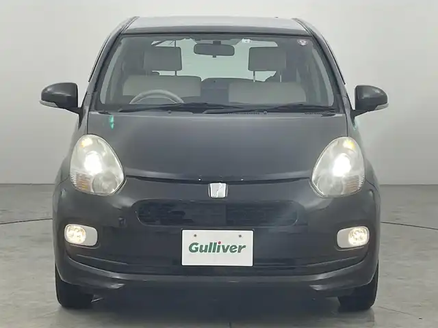 トヨタ パッソ プラスハナ Gパッケージ 福岡県 2015(平27)年 6.9万km ブラックマイカメタリック 社外ナビ（Ｂｌｕｅｔｏｏｔｈ，フルセグＴＶ）　/バックカメラ　/ＥＴＣ　/横滑り防止装置　/アイドリングストップ　/電動格納式ドアミラー　/純正フロアマット　/純正１４インチアルミホイール　/ドアバイザー　/盗難防止