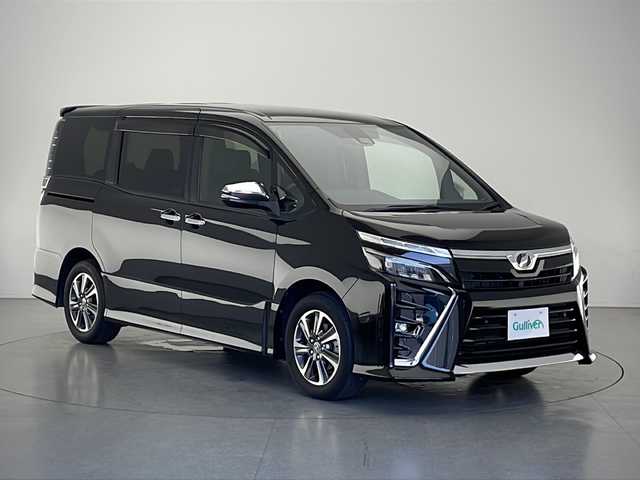 トヨタ ヴォクシー ZS 煌Ⅱ 長野県 2020(令2)年 5.5万km イナズマスパーキングブラックガラスフレーク 社外SDナビ/Bluetooth/CD/DVD/フルセグTV/バックカメラ/両側パワスラ/ETC/純正16インチAW装着/社外フロアマット/ステアリングスイッチ/横滑り防止装置/衝突被害軽減システム/車線逸脱警報/パーキングサポートブレーキ/先行車発進告知/コーナーセンサー/クルーズコントロール/スペアキー/スペアキー1本